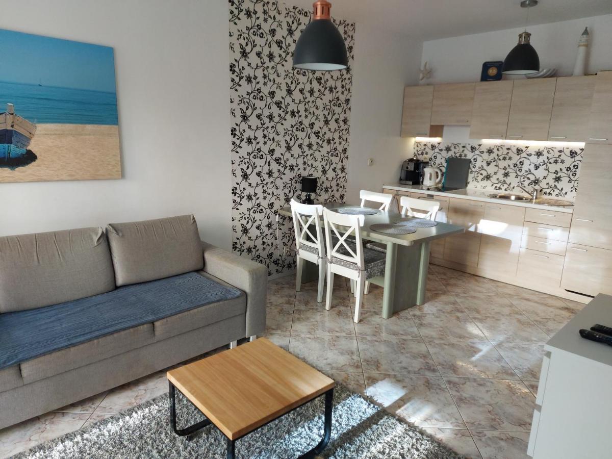 Apartament Portowy Z Garazem, Ul Towarowa Kołobrzeg Exteriör bild