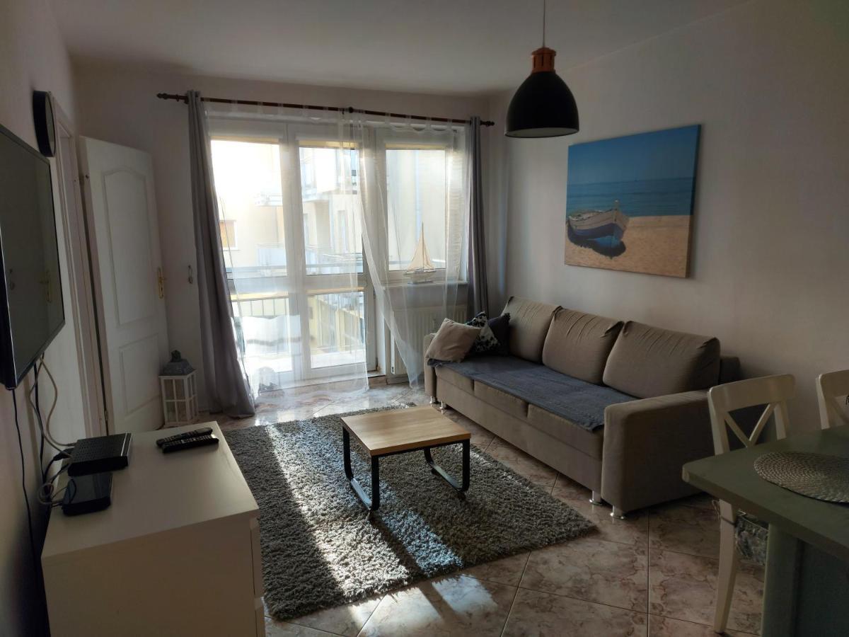 Apartament Portowy Z Garazem, Ul Towarowa Kołobrzeg Exteriör bild