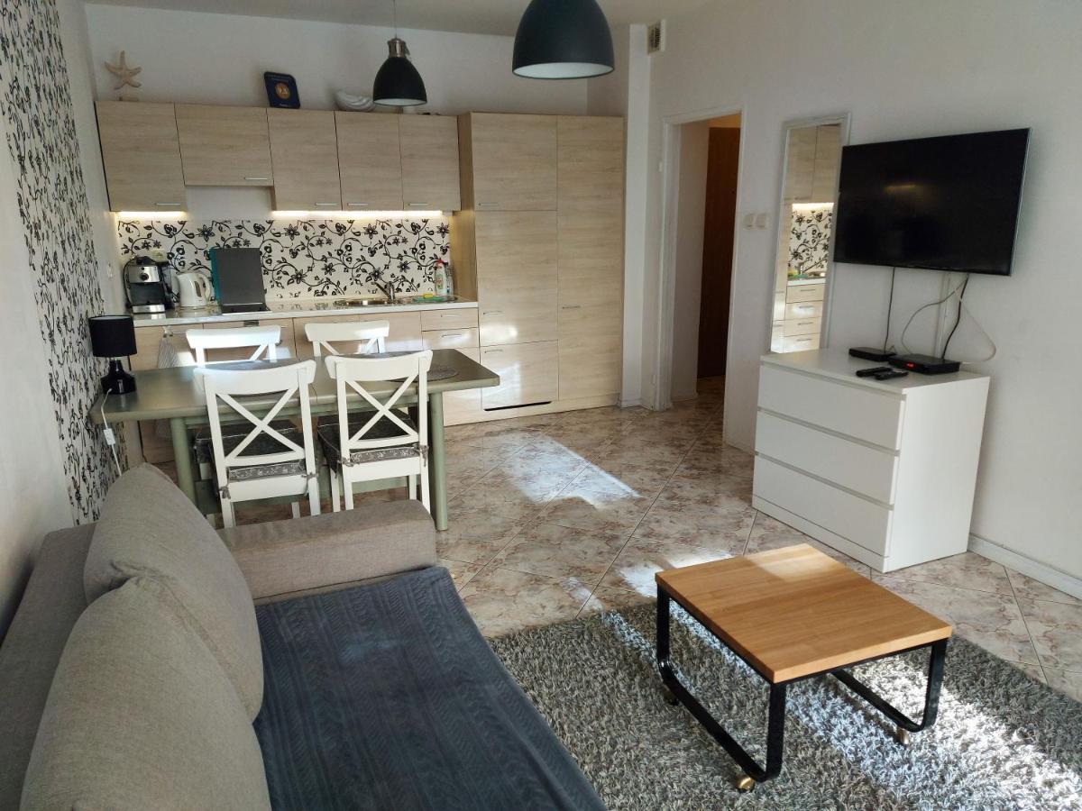 Apartament Portowy Z Garazem, Ul Towarowa Kołobrzeg Exteriör bild