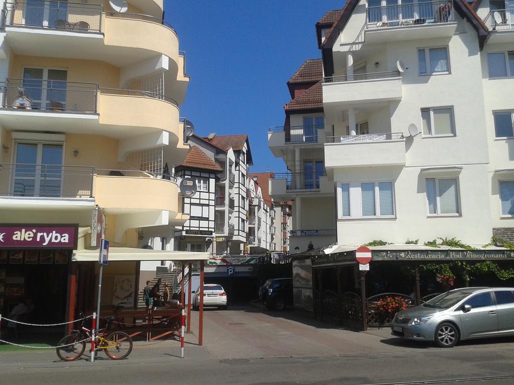 Apartament Portowy Z Garazem, Ul Towarowa Kołobrzeg Exteriör bild