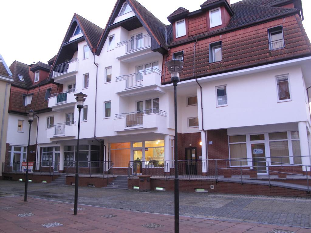 Apartament Portowy Z Garazem, Ul Towarowa Kołobrzeg Exteriör bild